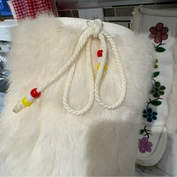 Mukluks Rosa Scribe Custom handmade Indigenous Art Beaded rabbit fur - Picture 5 of 10